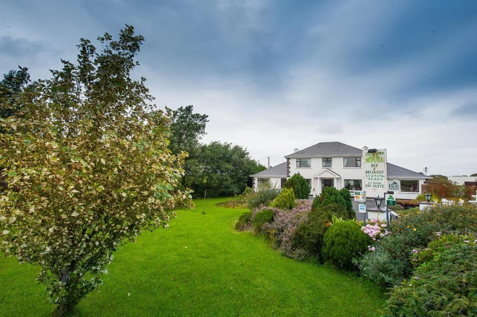 Castle View House Bed and Breakfast in County Clare