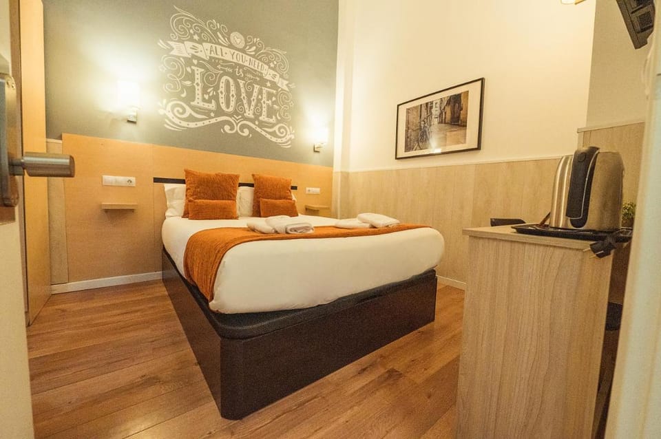 Hostal Live Natura Barcelona Bed and Breakfast in Barcelona