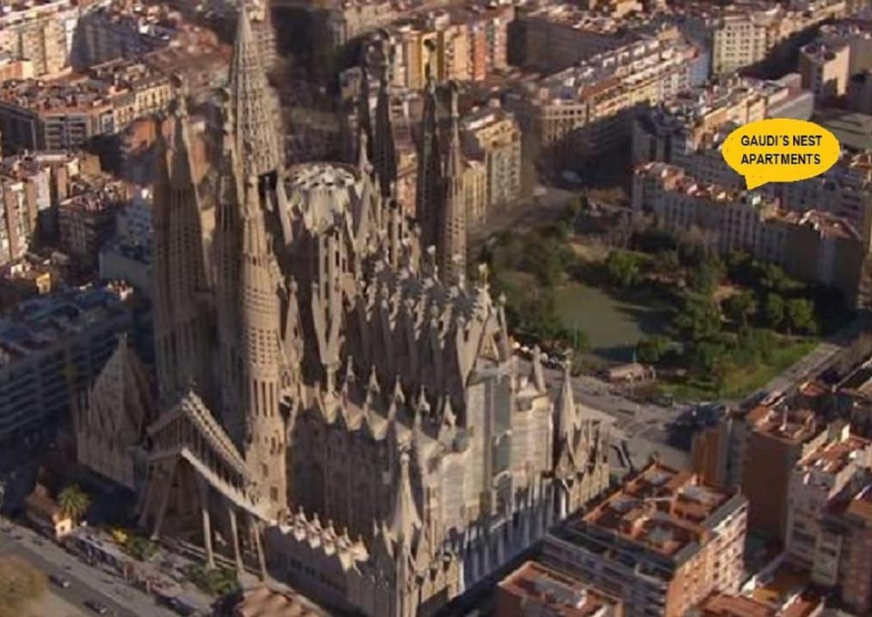 Absolute Sagrada Familia Apartment in Barcelona