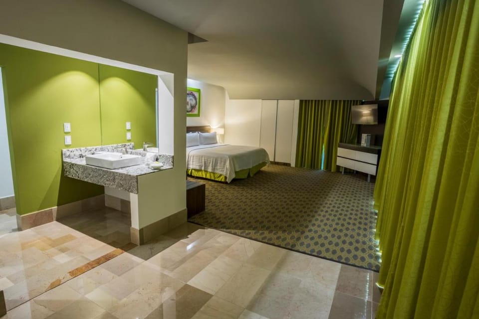 Holiday Inn Queretaro Zona Krystal By IHG Hotel in Santiago de Queretaro