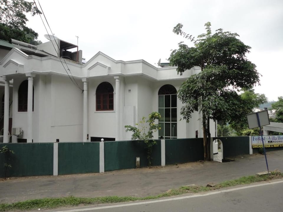 Forest Villa Kandy Hotel in Kandy