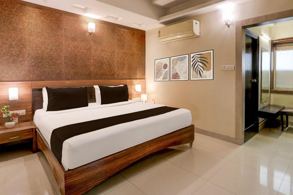 Townhouse Oak Madhapur Nera Regency Hotel in Hyderabad