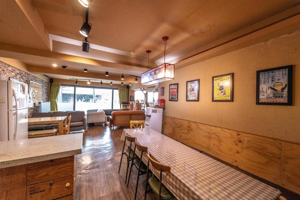 Uwa Guesthouse Bed and Breakfast in Seoul