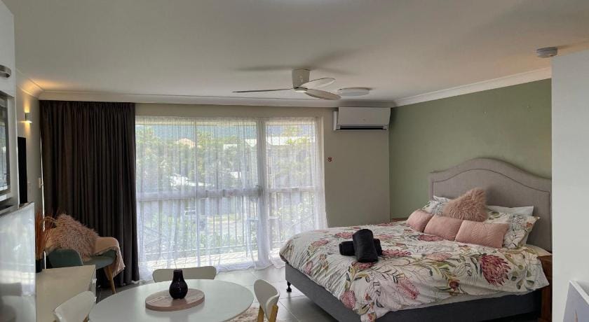 Cairns Holiday Lodge Apartment in Cairns