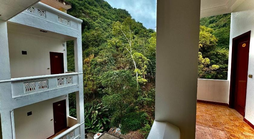 Cat Ba Plaza Hotel Hotel in Laos