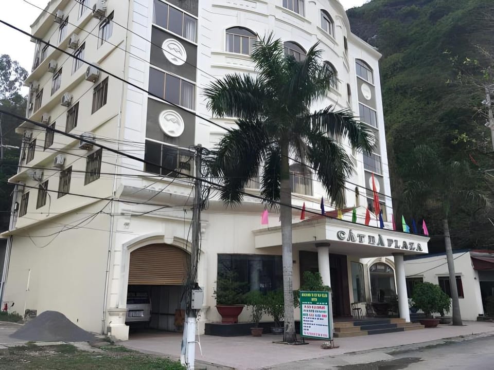 Cat Ba Plaza Hotel Hotel in Laos