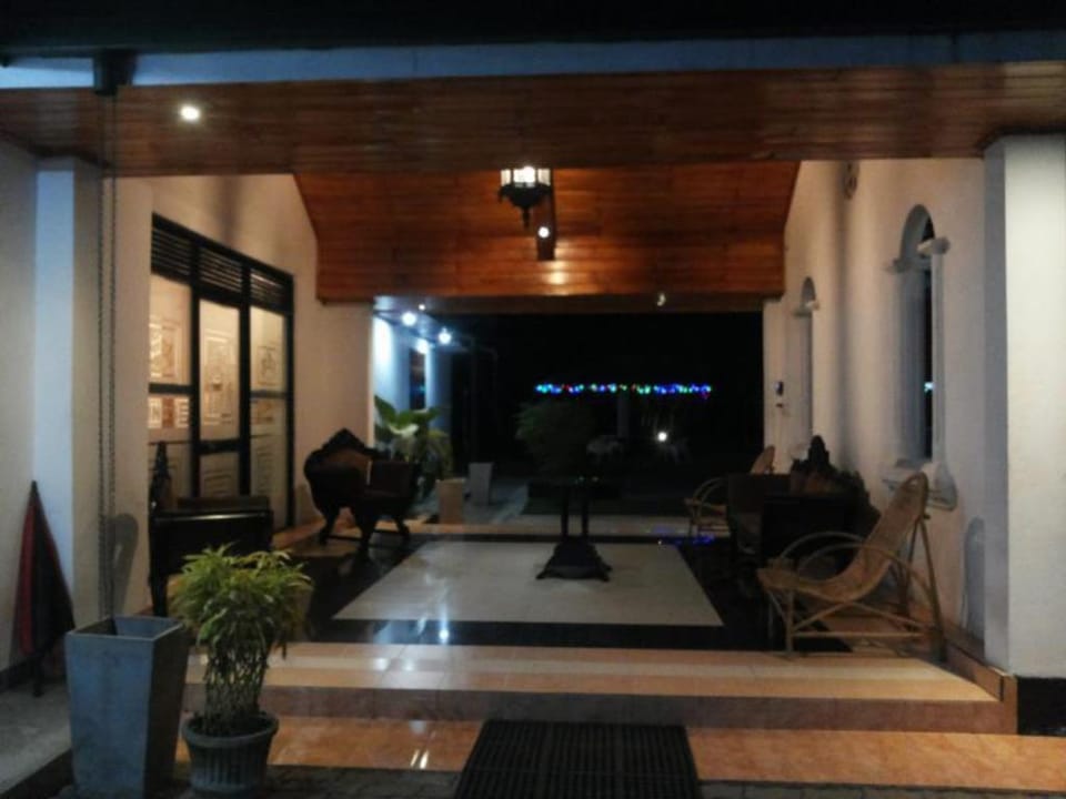The Kings Island Resort Hotel in Negombo