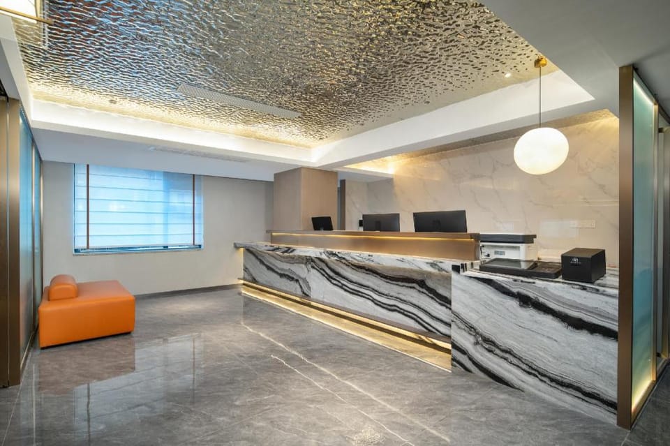 YiZhi Hotel Changgang metro station-Free shuttle bus during canon fair Hotel in Guangzhou