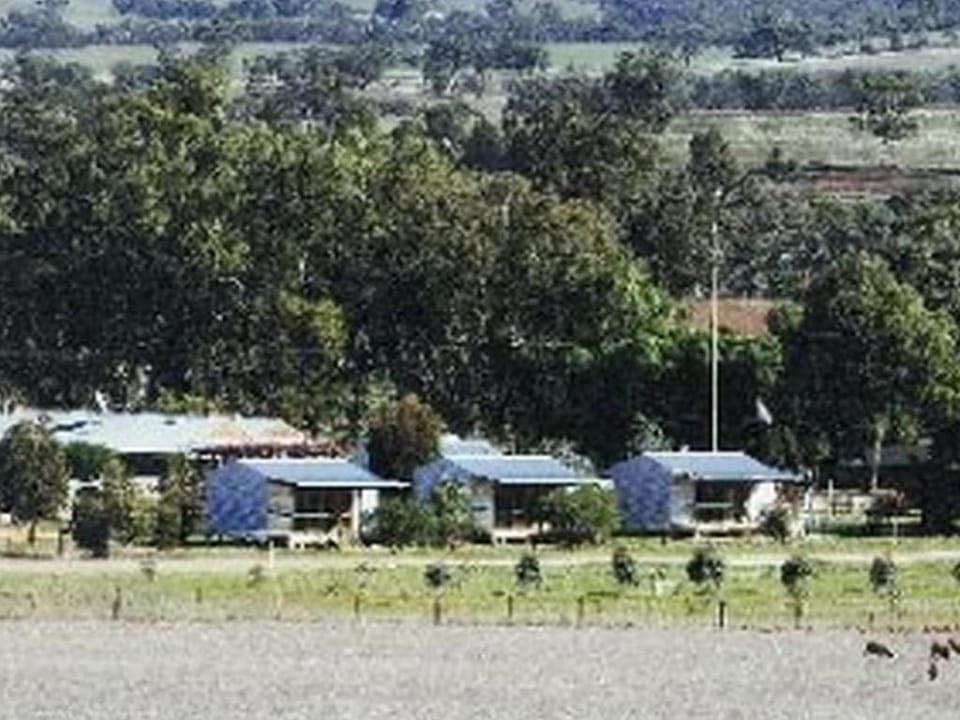 Stone Hut Cottages Campground/ 
RV Resort in South Australia