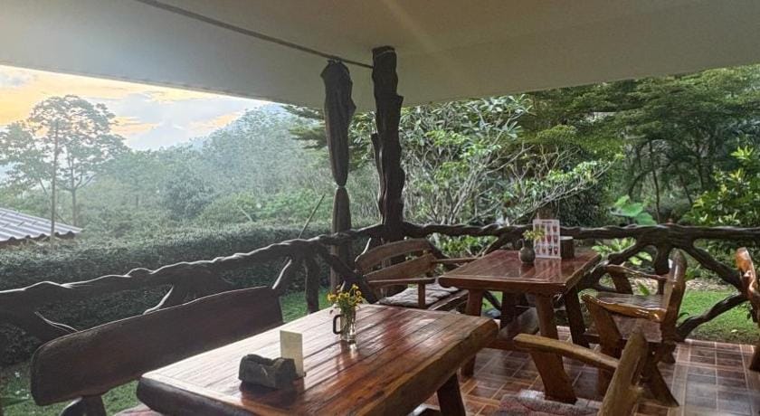 Khao Sok Hill Top Resort Resort in Khlong Sok