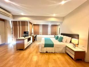 Sky Place Srinakarin Apartment in Bangkok