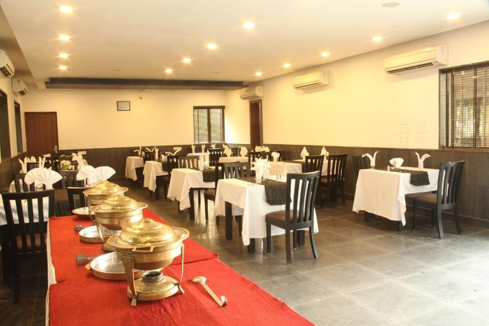 Krishna Park Resort Hotel in Gujarat