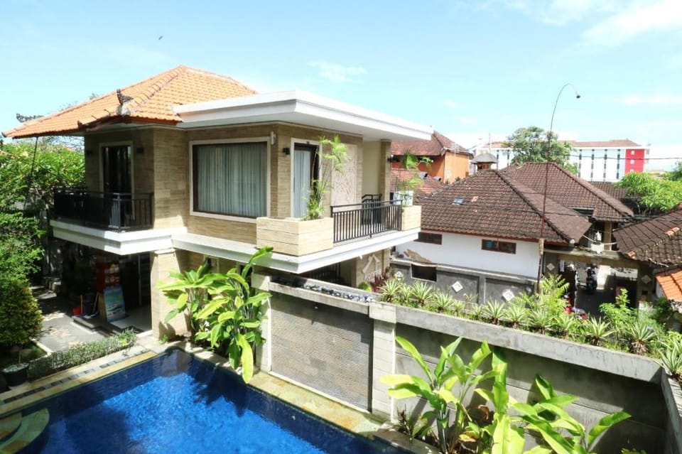 Kondra Premiere Guest House Kuta Bed and Breakfast in Kuta