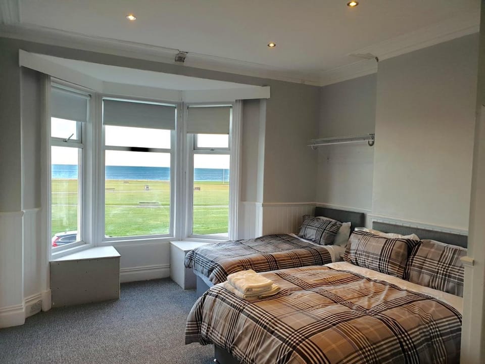 Cara Guesthouse Bed and Breakfast in Whitley Bay