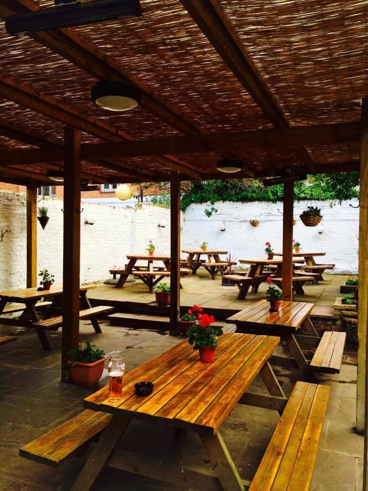 The Swan Inn Pub Inn in Isleworth