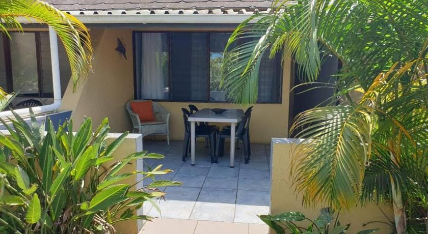 23 Manzini Chalets-Pumba's Den Apartment in KwaZulu-Natal