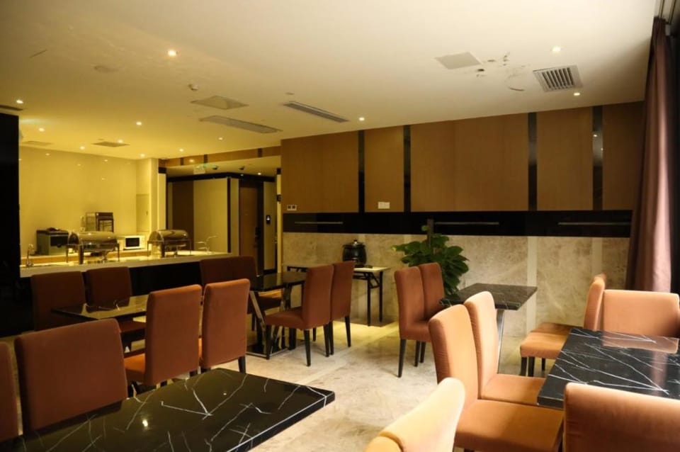 Lavande Hotels Zhuhai Gongbei Port Hotel in Guangdong