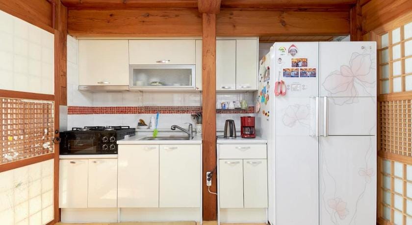 Inwoo Guesthouse Bed and Breakfast in Seoul