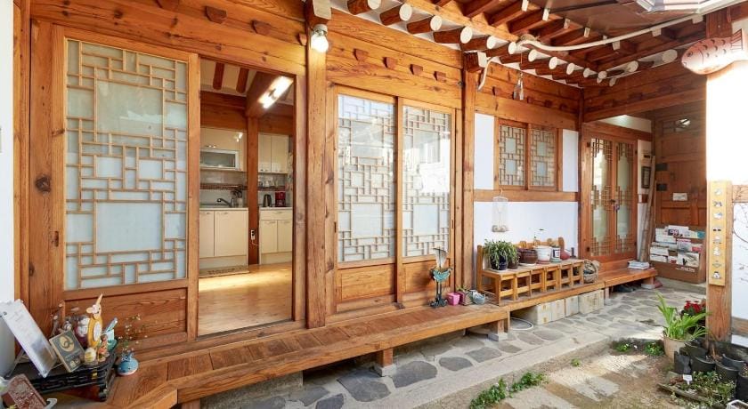 Inwoo Guesthouse Bed and Breakfast in Seoul