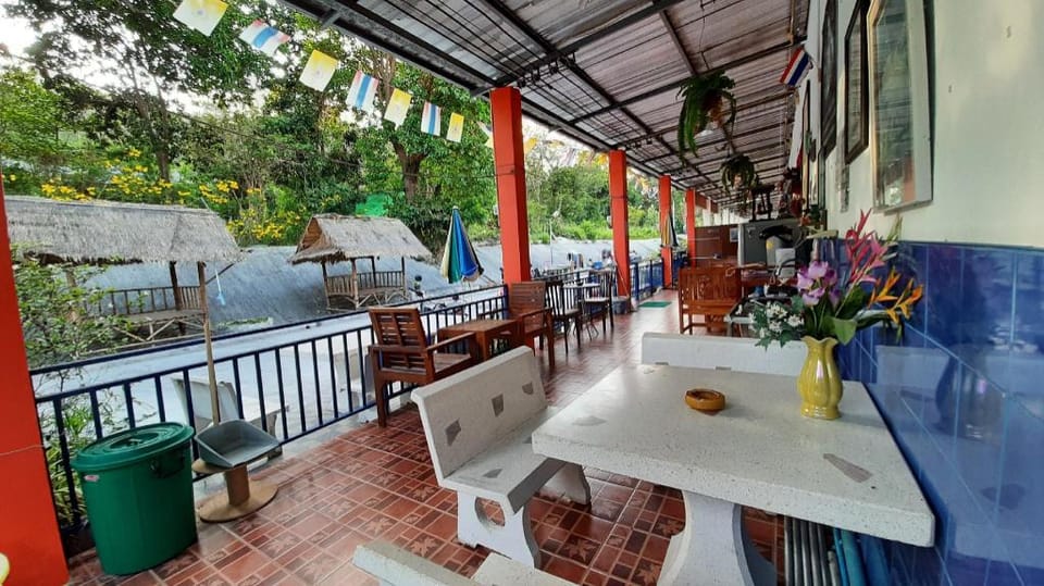 Runa Runa The Best Samed Island Bed and Breakfast in Phe