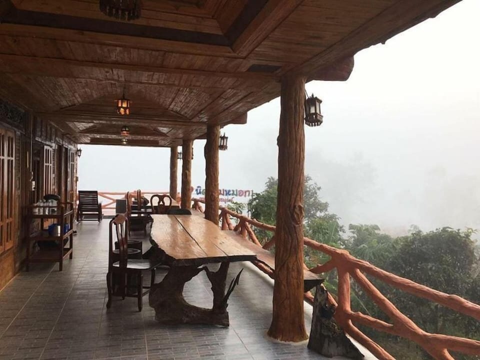 Nidahommok Resort Hotel in Laos