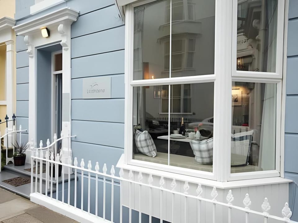 Lindholme Guest House Hotel in Wales