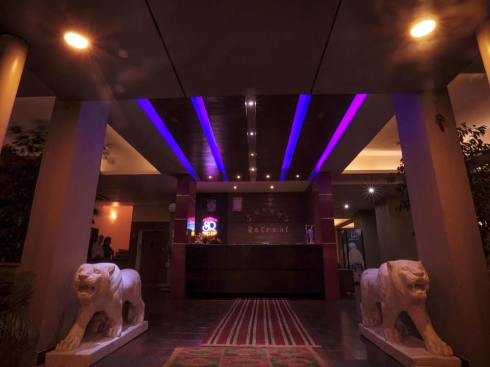 Sunnys Retreat Hotel in Lonavla