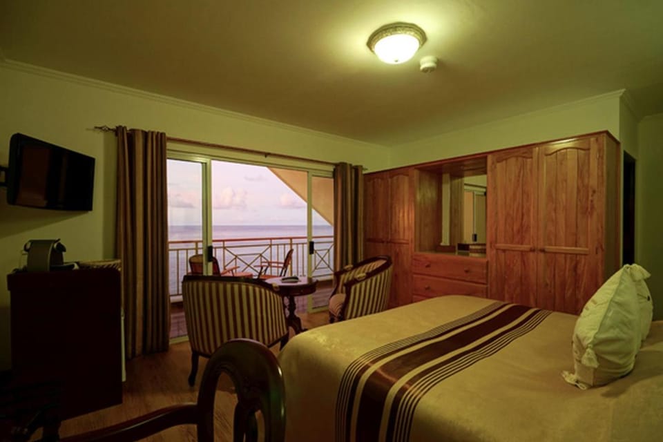 Treasure Cove Hotel & Restaurant Hotel in Africa