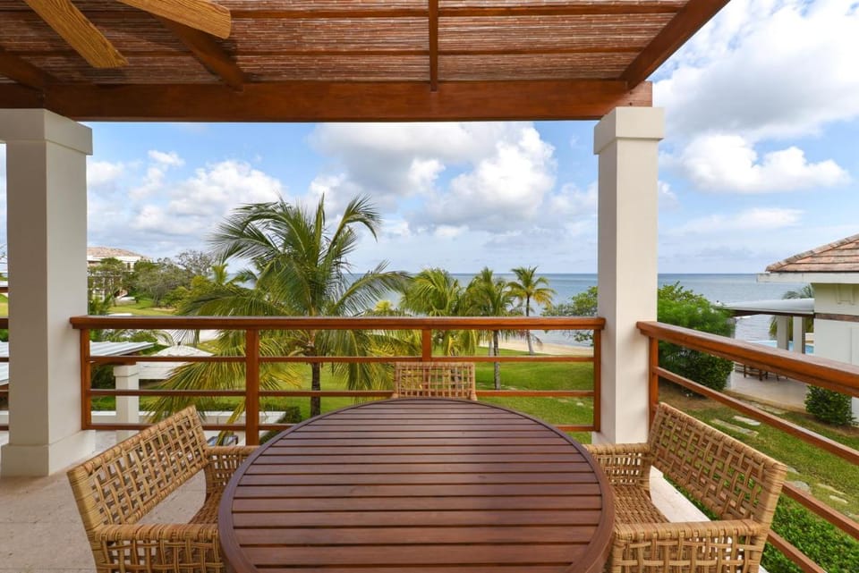 Las Verandas Hotel & Villas Resort in Bay Islands Department