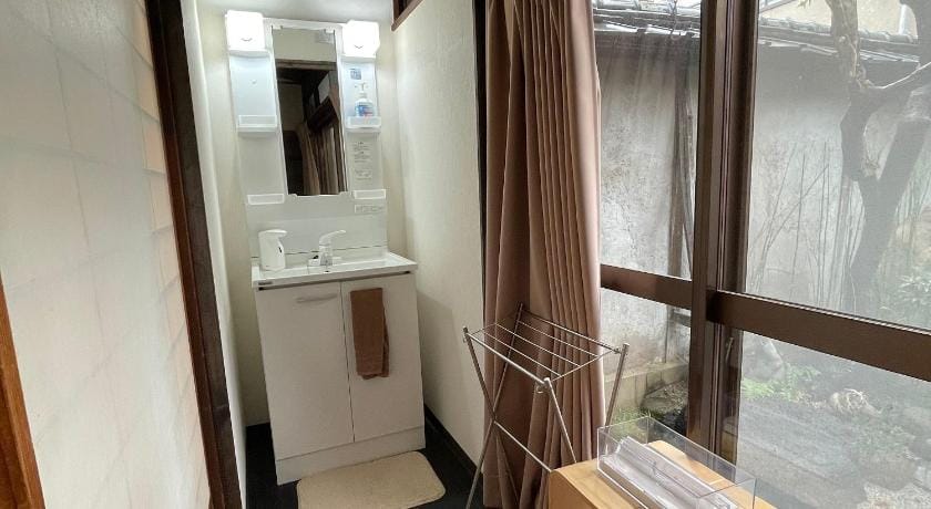 Guesthouse Kyoto Compass Bed and Breakfast in Kyoto