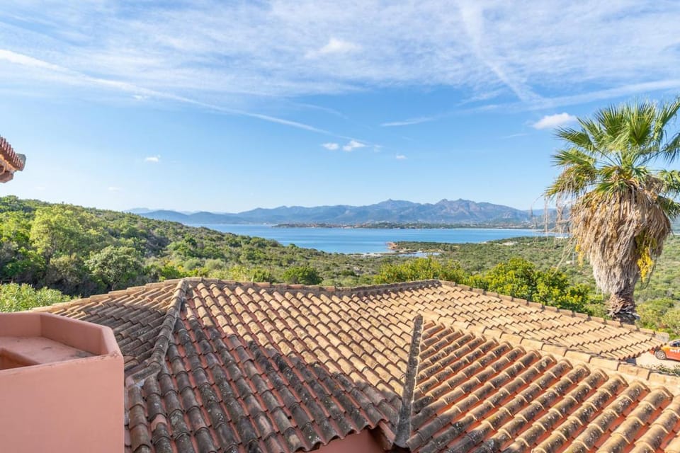 ISS Travel, Panoramic Coda Cavallo Cottages - 10 km from San Teodoro Apartment in Sardinia