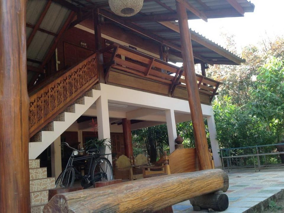 Settee Homestay Vacation rental in Laos