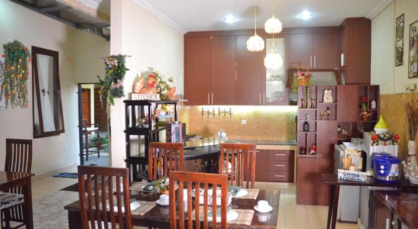 Roemah Canting Yogyakarta Homestay Vacation rental in Yogyakarta