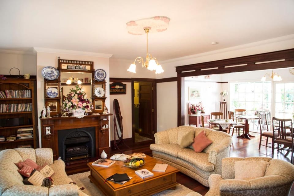 Rosebridge House Bed & Breakfast Bed and Breakfast in Kalamunda