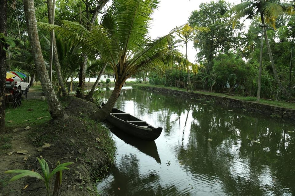 Aqualillies Water Front Heritage Homestay Vacation rental in Kottayam