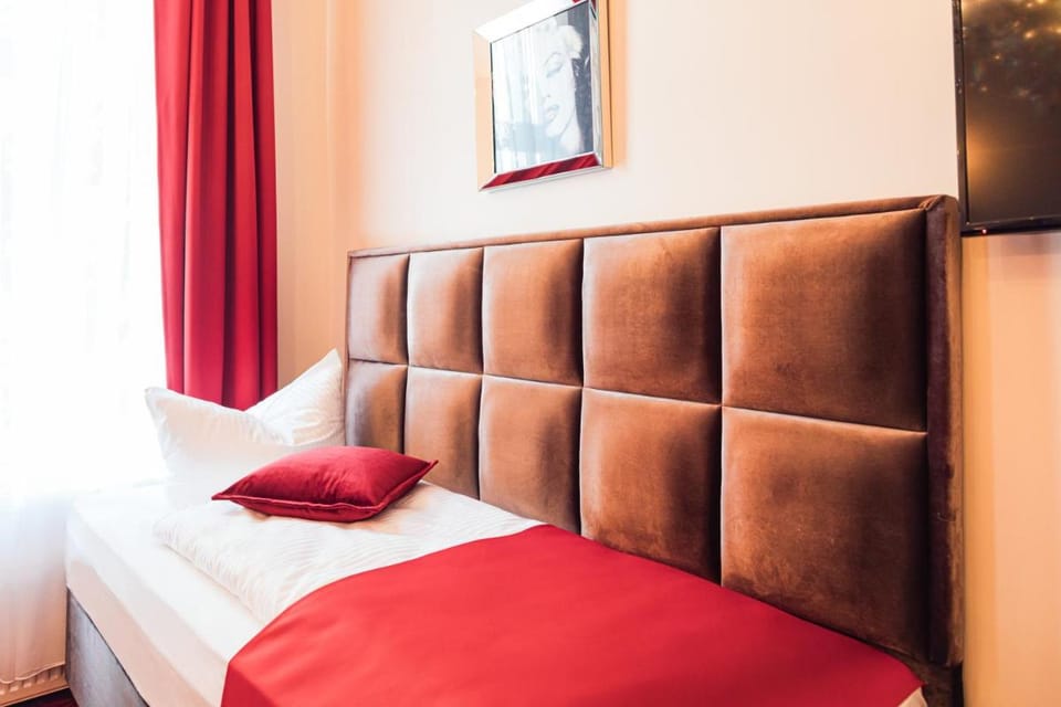 Hotel Hamburger Perle Hotel in Hamburg