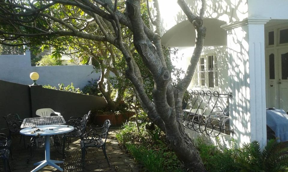 Valley Guest House Bed and Breakfast in Port Elizabeth