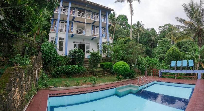 The Change Hotel Bed and Breakfast in Kandy