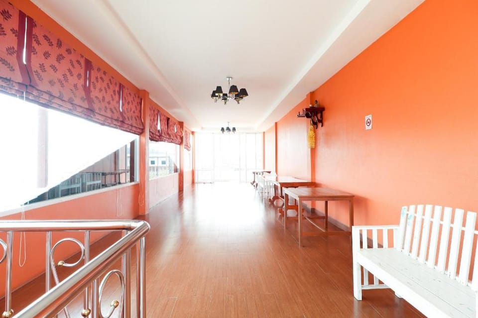 Golden Nakara Place Hotel in Laos