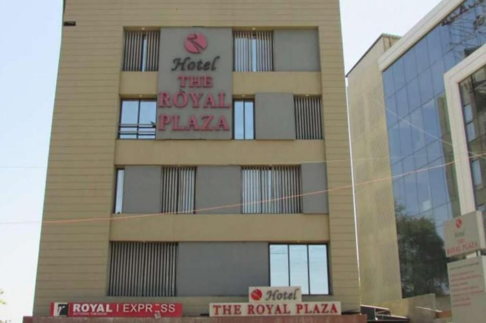Hotel The Royal Plaza Hotel in Ahmedabad