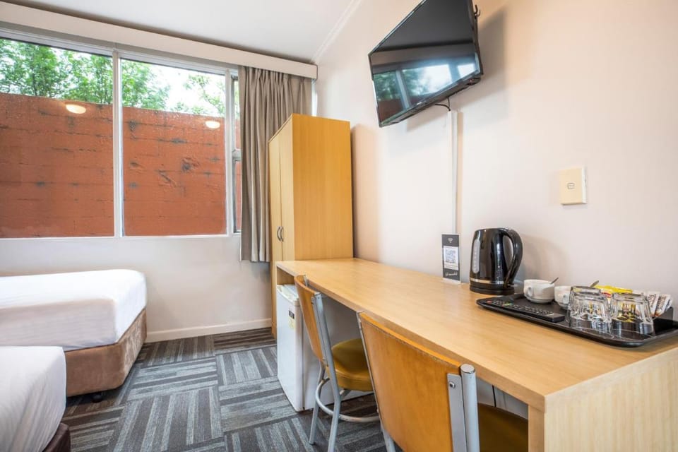Meadow Inn Hotel-Motel Hotel in Melbourne