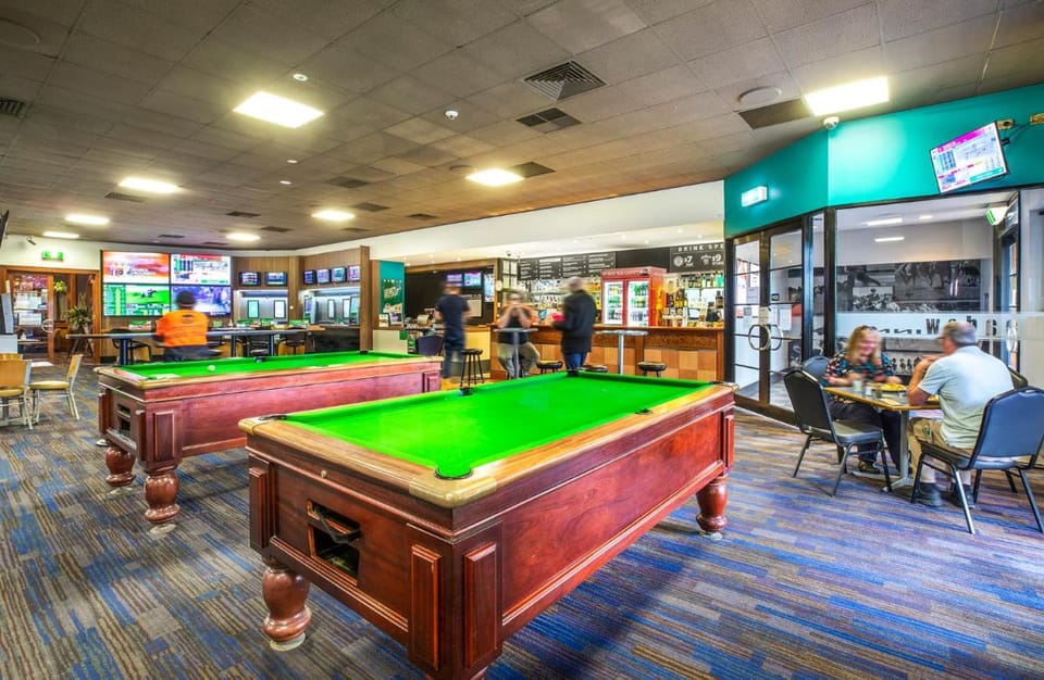 Meadow Inn Hotel-Motel Hotel in Melbourne
