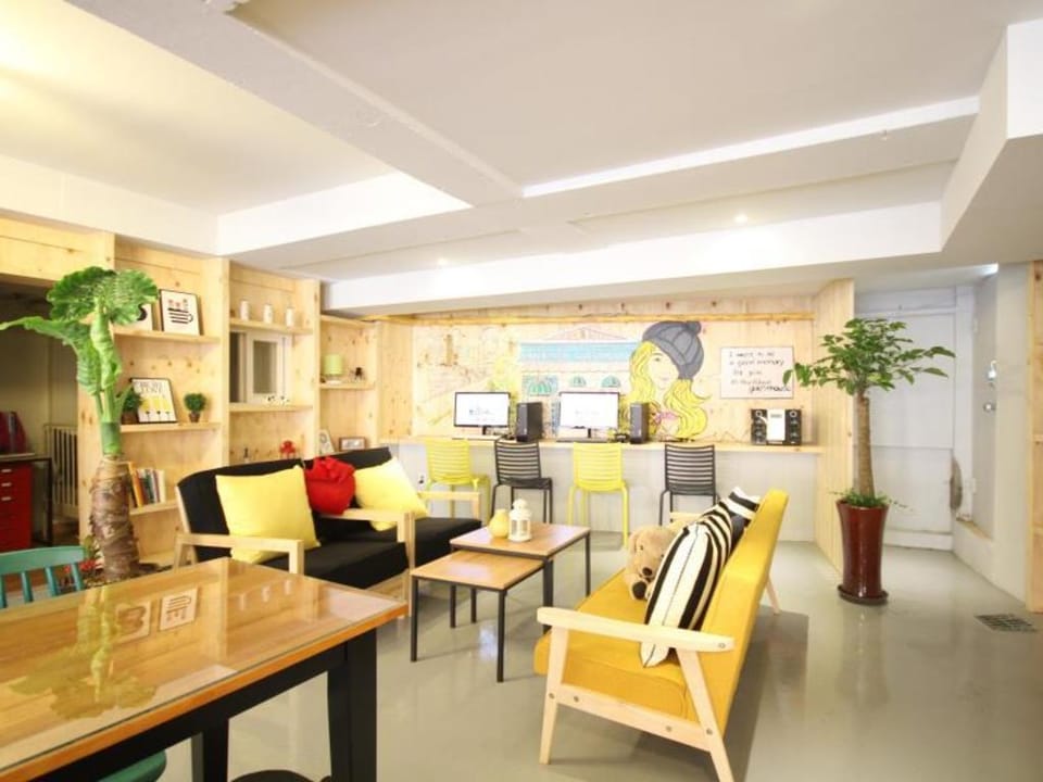 Han River Residence & Guesthouse in Seoul Bed and Breakfast in Seoul