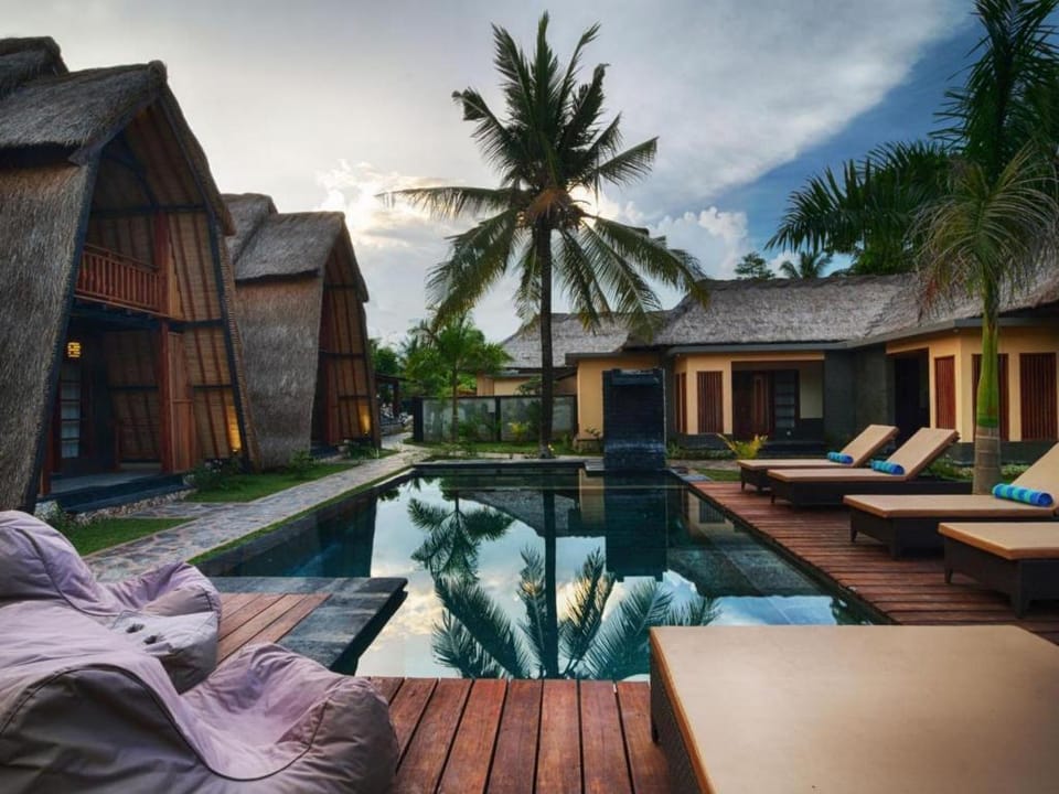 Kies Villas Campground/ 
RV Resort in Pujut