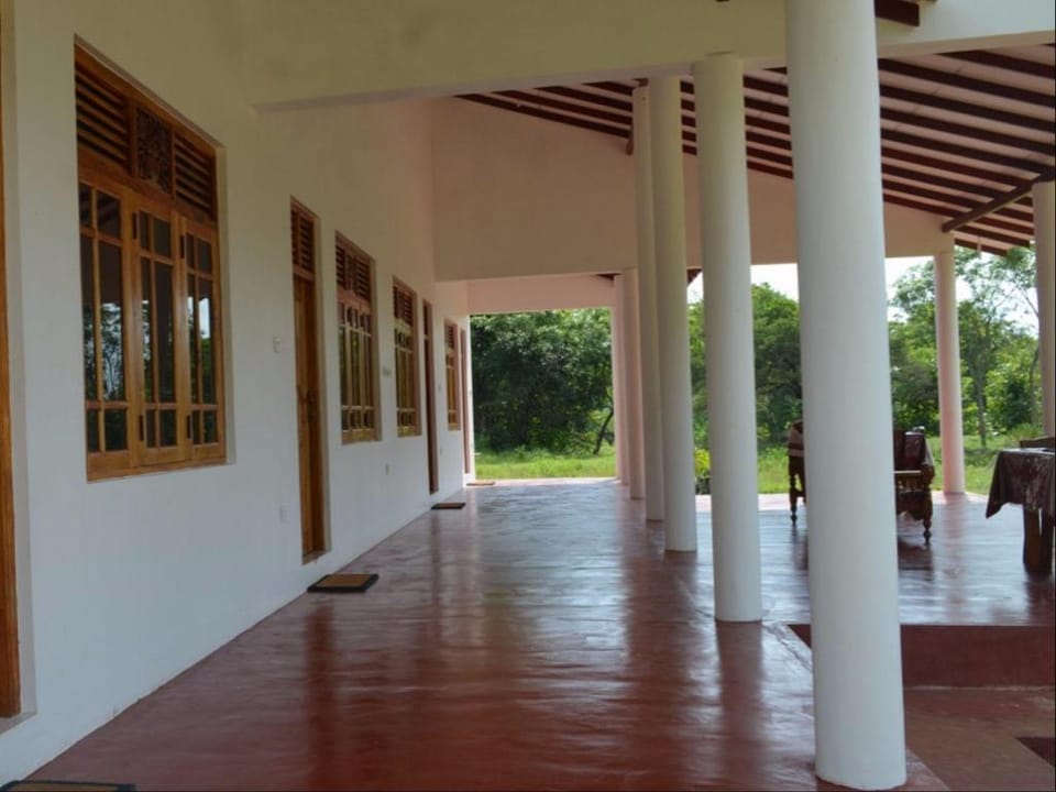 Ruins Villa Bed and Breakfast in Central Province