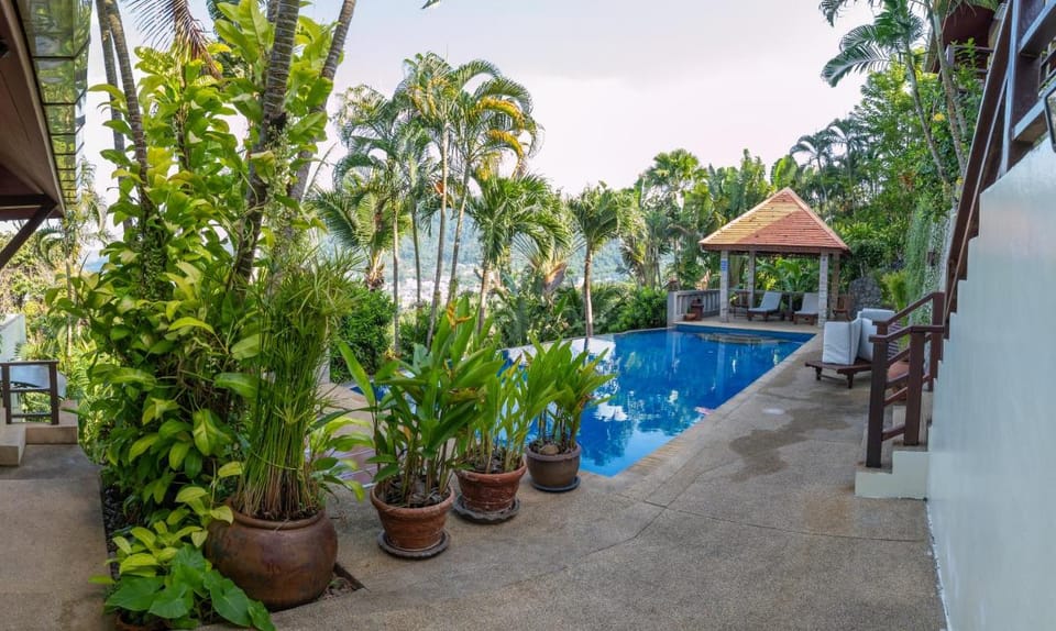 Baiyok Villa seaview and edge pool Villa in Patong