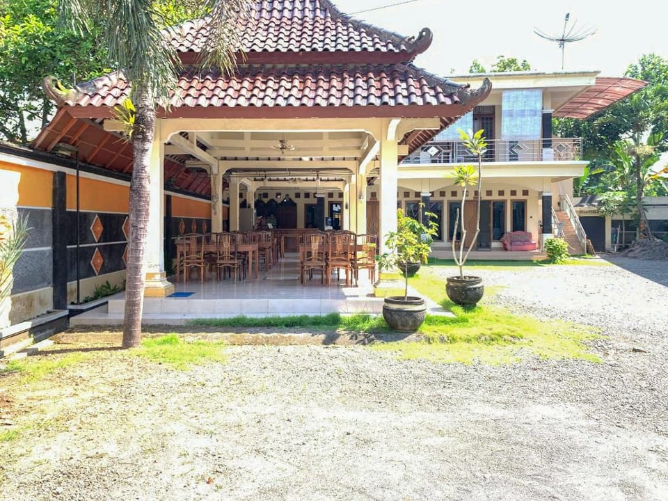 Hotel Syariah Milik Kita Borobudur Mitra RedDoorz Hotel in Special Region of Yogyakarta
