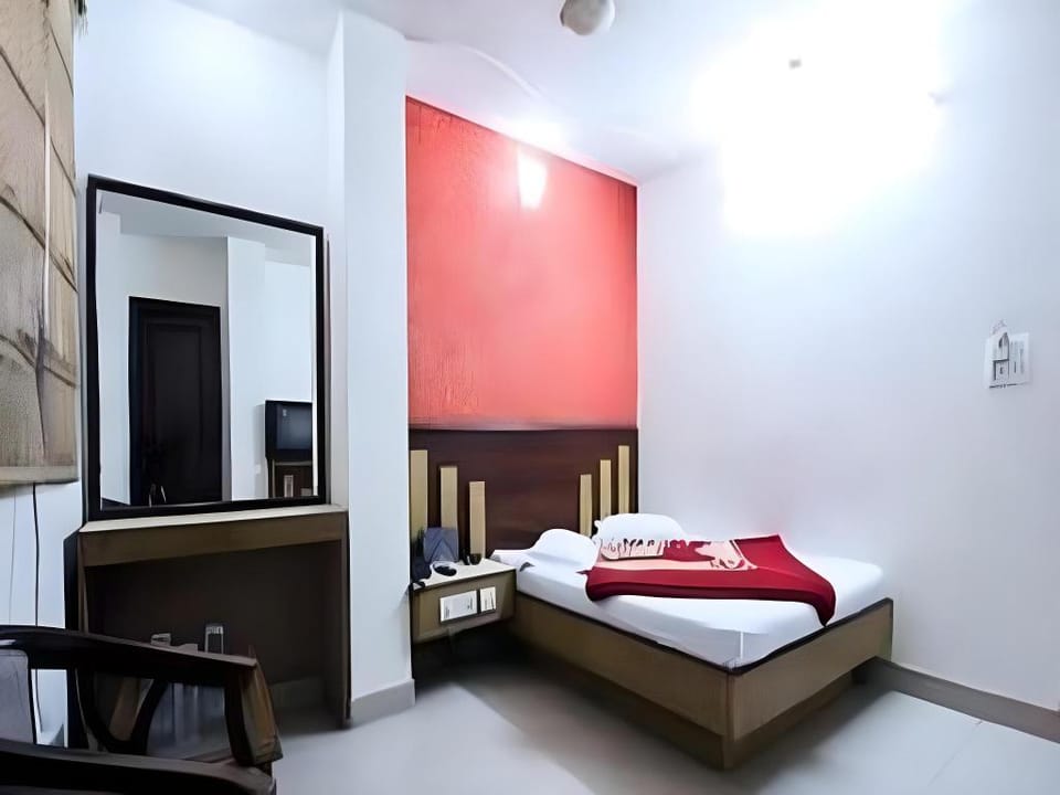 Ratan Deep Lodging House Hotel in New Delhi