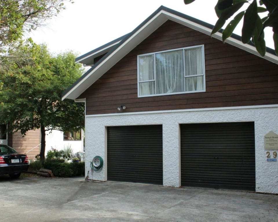 Annick House Bed and Breakfast Bed and Breakfast in Nelson