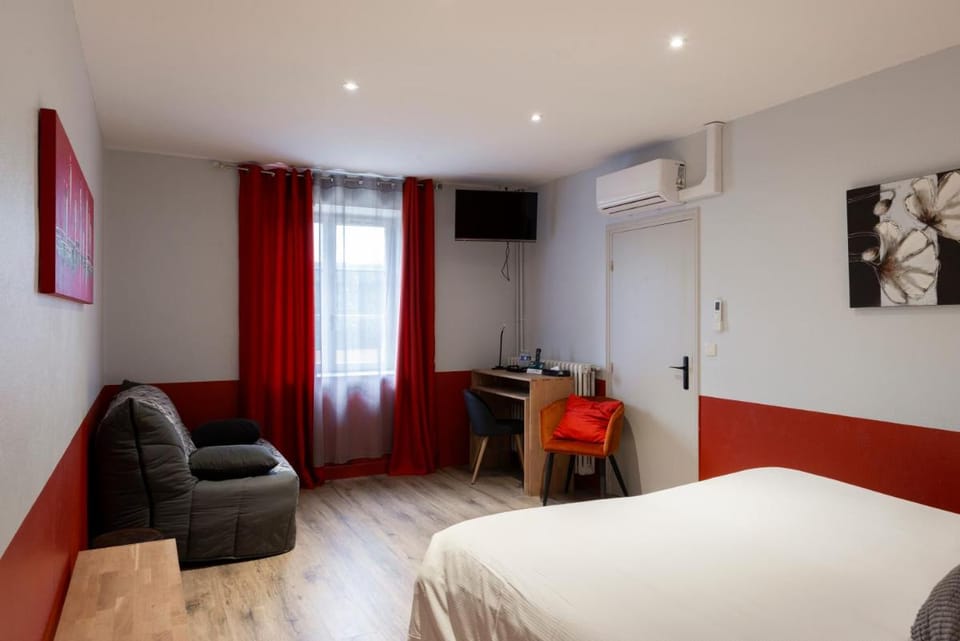 Logis Hotel-Restaurant Saint Romain Hotel in Auvergne-Rhône-Alpes